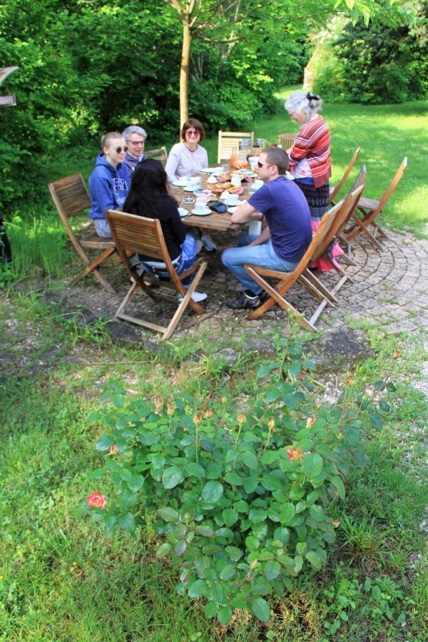 Le Mas De La Cigale Bleue, Caumont Sur Durance Bed and Breakfast Buitenkant foto