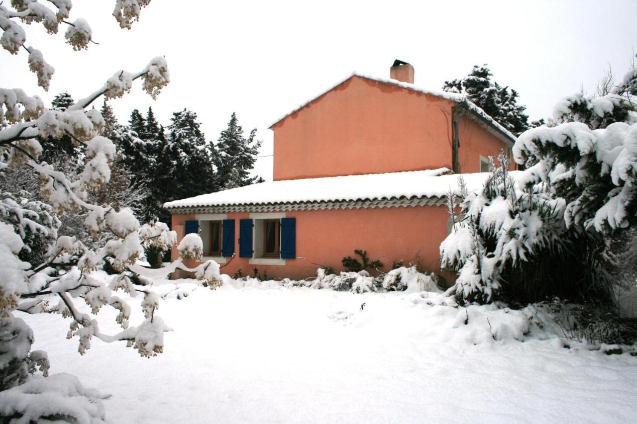 Le Mas De La Cigale Bleue, Caumont Sur Durance Bed and Breakfast Buitenkant foto