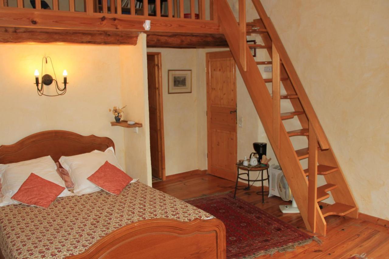 Le Mas De La Cigale Bleue, Caumont Sur Durance Bed and Breakfast Buitenkant foto